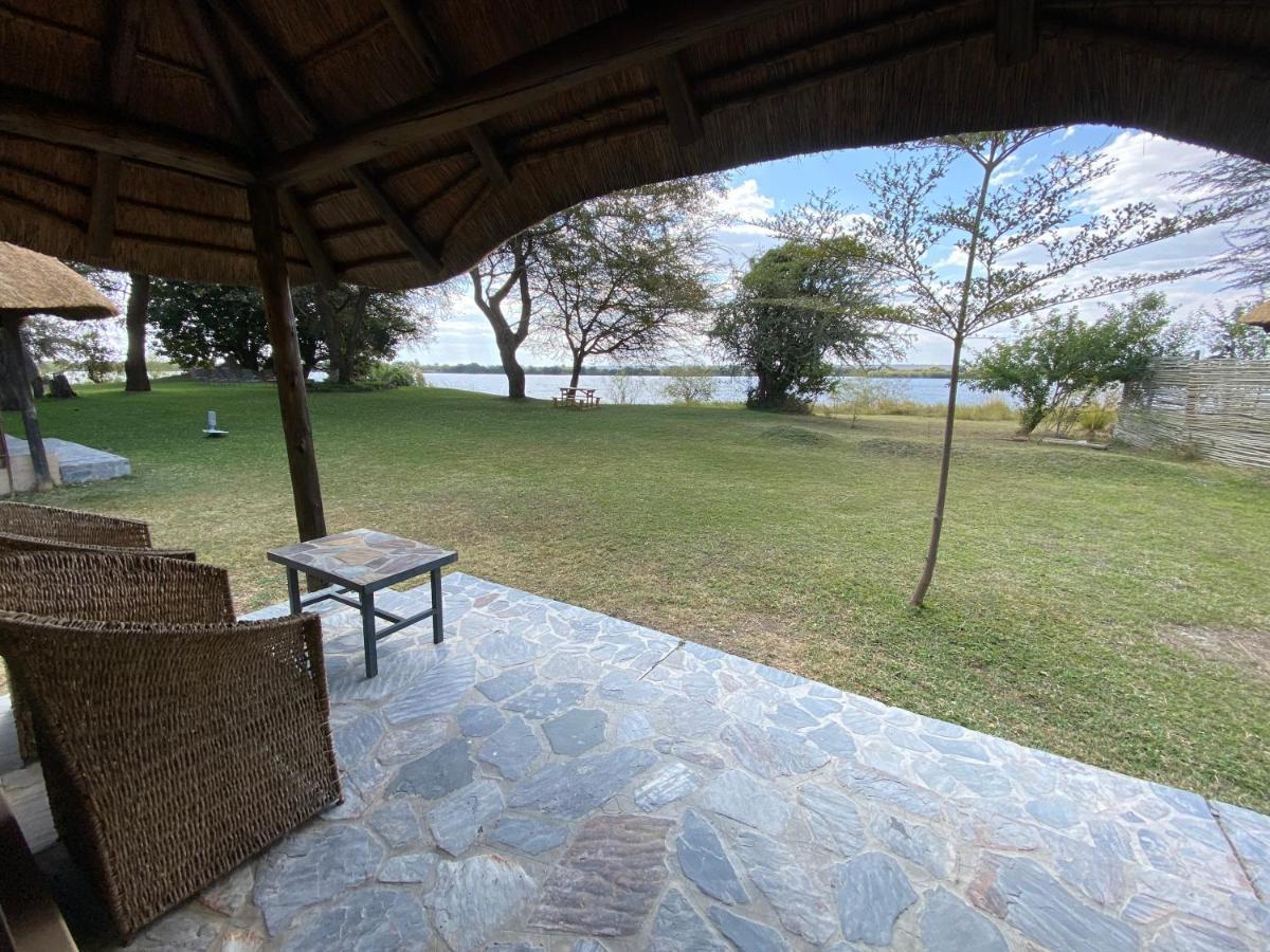 Big 5 Toro Lodge Касане Экстерьер фото